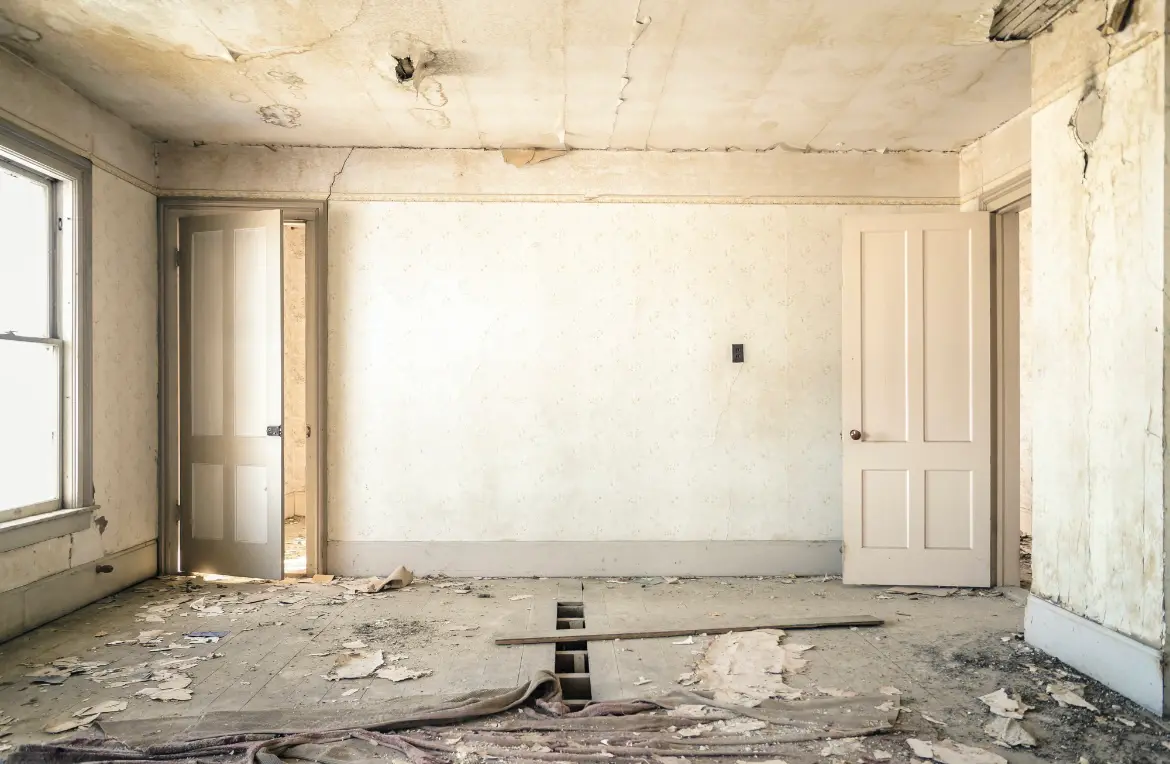 Waste disposal crew managing a cleanout project in Elm Creek